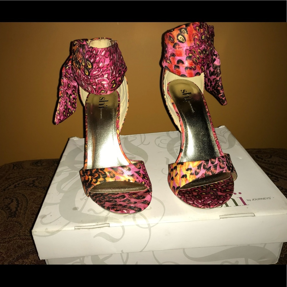 Fuchsia heels